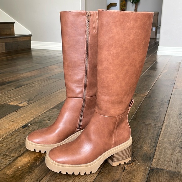 Seychelles Knee High Boots 5.5 (WORN ONCE) - Picture 1 of 7